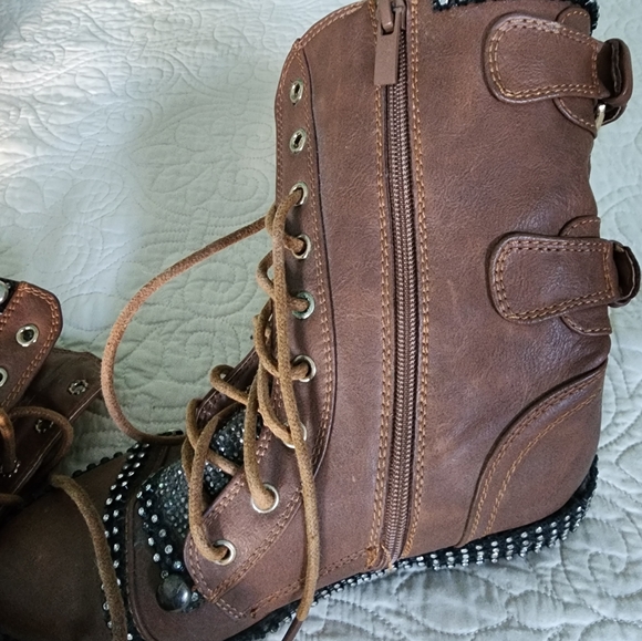 LA Bedazzled boots - Picture 3 of 4